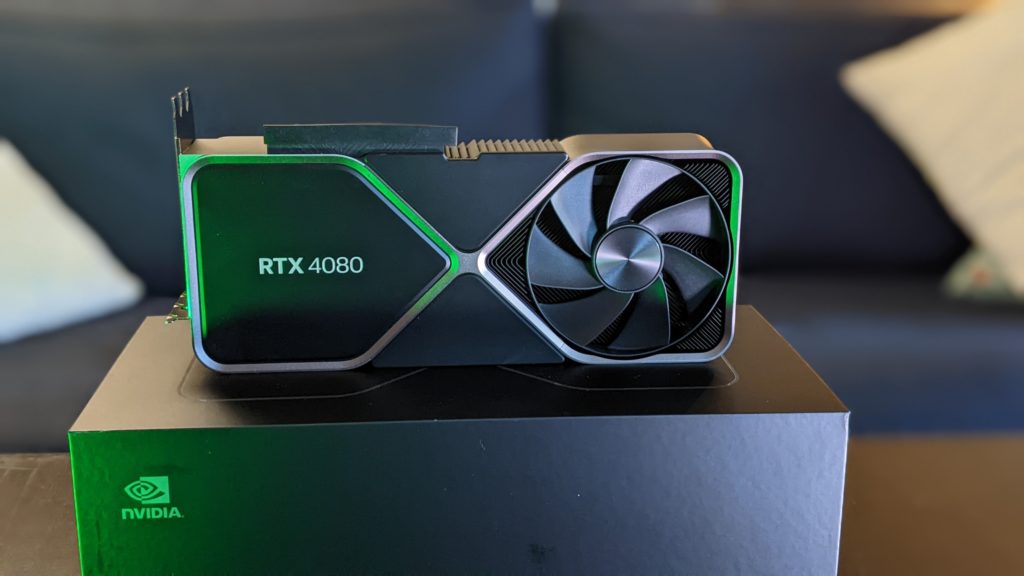 من كان يعتقد! بطاقة RTX 4080 تتلقى منافس غير متوقع من ابل!