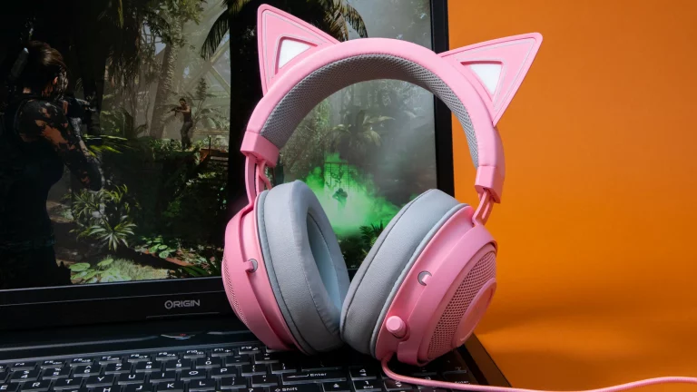 الكشف عن سماعات الرأس Razer Kraken Kitty بمظهر لطيف احتفالاً بيوم القطط!