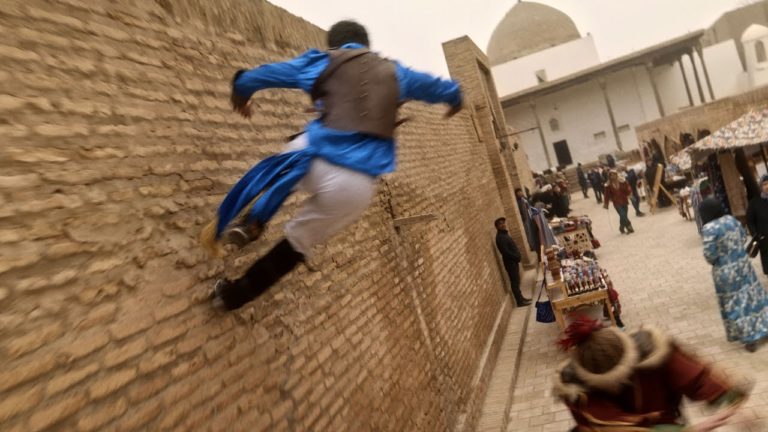 شاهد بالفيديو تقليد حقيقي لبطل ألعاب Prince of Persia مع باركور احترافي!