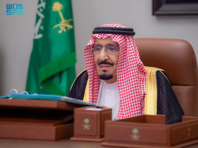 ملوك السعودية بالترتيب عبر التاريخ وبالصور: دليل 2026