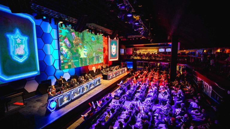 لعبة League of Legends