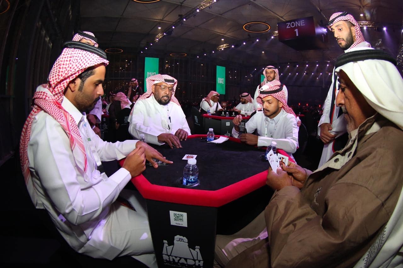 تعرف على طريقة لعب بلوت وقوانينها بالتفصيل قوانين بطولة البلوت في السعودية