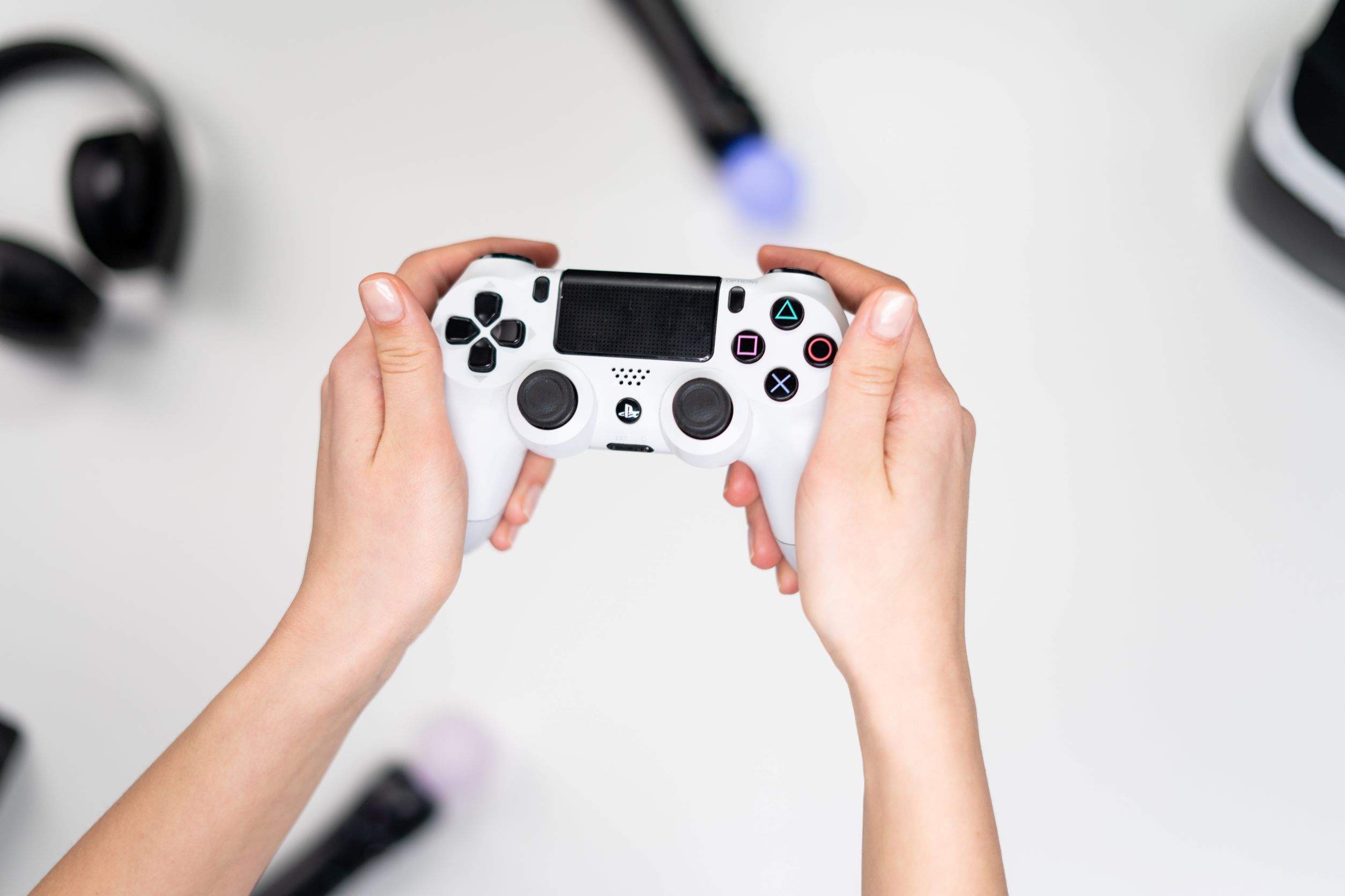 دليل تحميل الألعاب: إرشاد كامل للمبتدئ والمتمرس في ألعاب الفيديو ما هو الفرق بين تحميل الألعاب وبثها؟