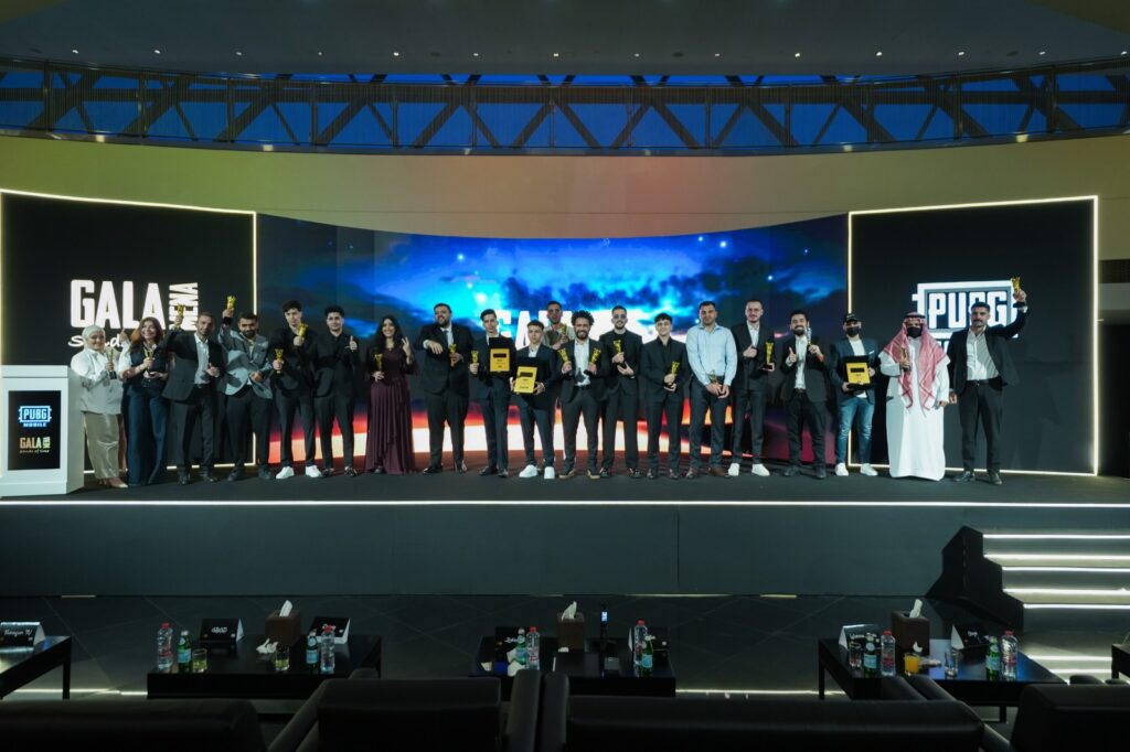 ببجي موبايل تكرّم نخبة اللاعبين وصنّاع المحتوى في حفلها السنوي في الشرق الأوسط صورة من حفل جوائز ببجي موبايل لصناع المحتوى