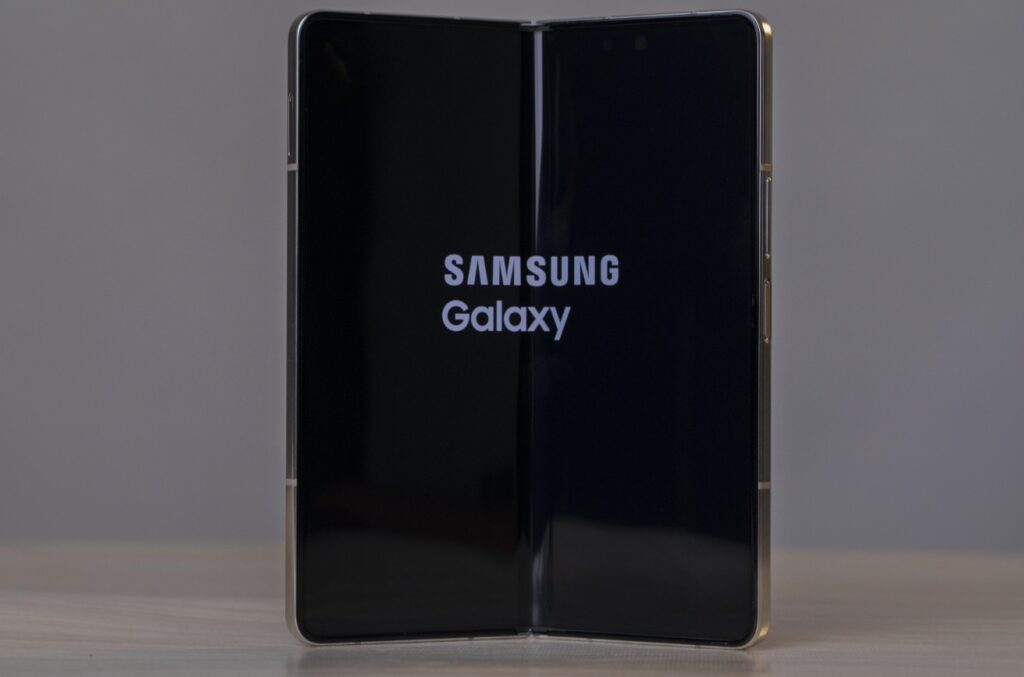 مراجعة Galaxy Z Fold 5 و Z Flip 5 الجيل الجديد القابل للطي مراجعة Galaxy Z Fold 5 و Z Flip 5 الجيل الجديد القابل للطي