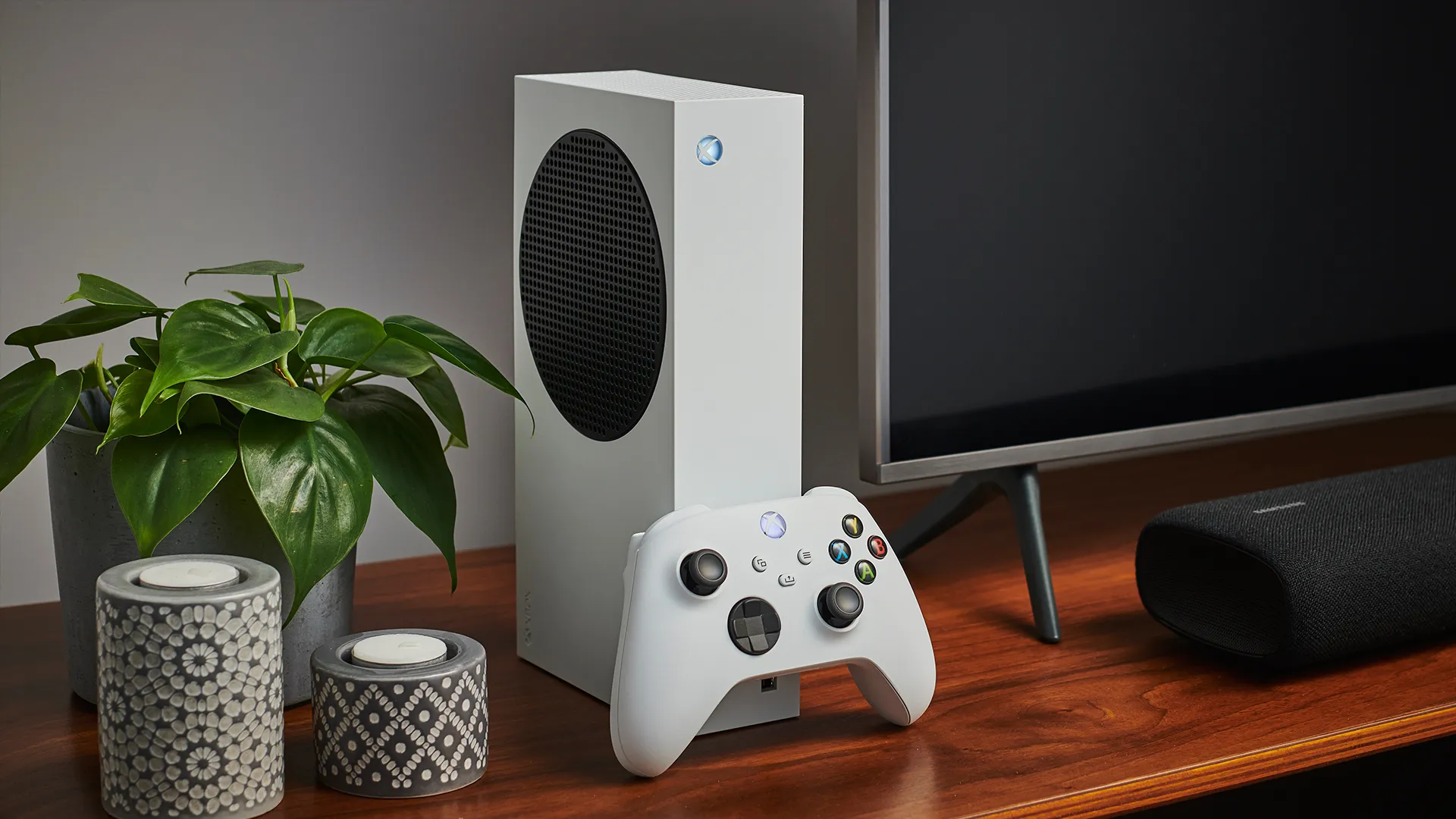جهاز Xbox Series S ينقذ شخص من الموت ومايكروسوفت تقرر منحه جهازًا جديدًا