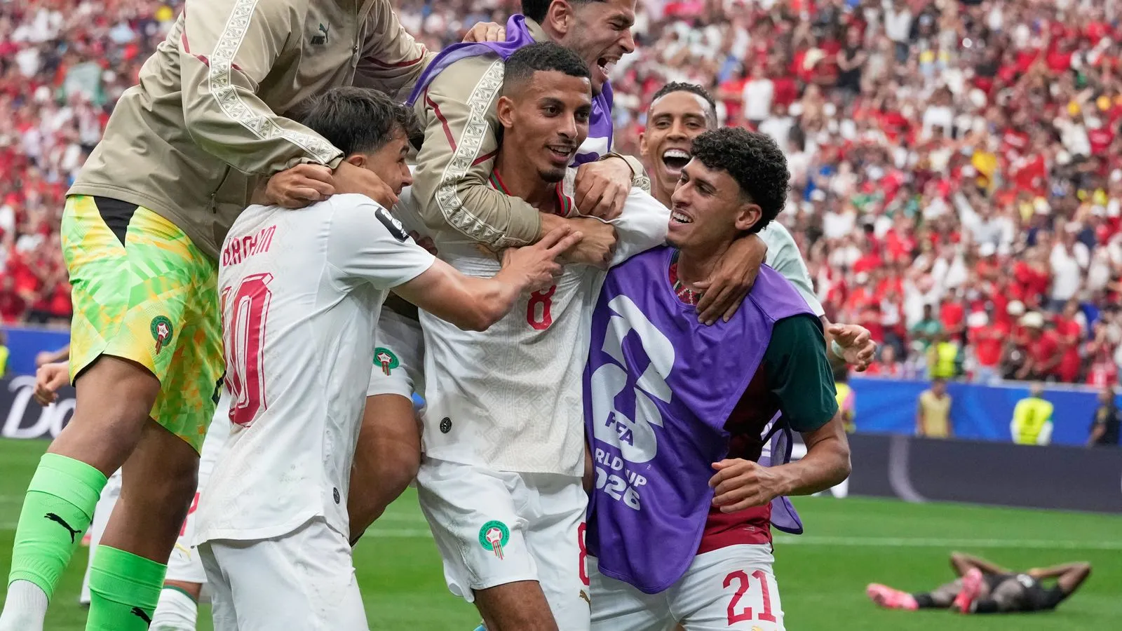 كندا ضد المغرب: أسود الأطلس يكتسحون كندا بثلاثية ويتأهلون إلى ربع نهائي المونديال