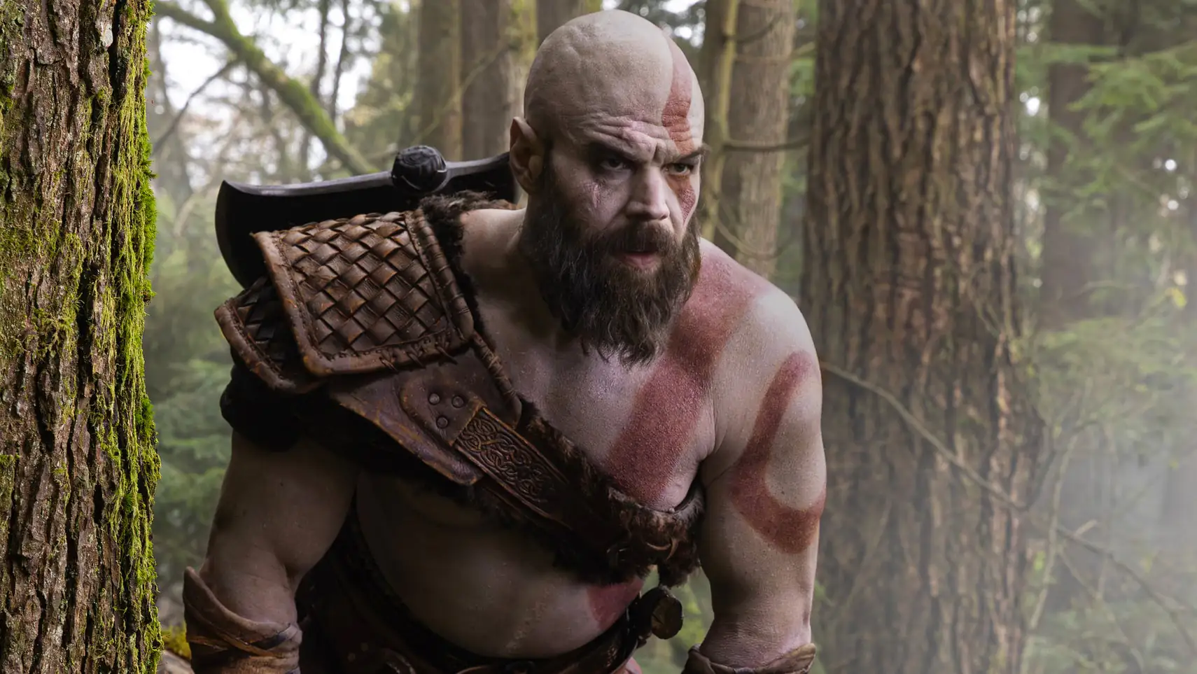 مسلسل God Of War في خطر بعد إصابة ممثل كريتوس في موقع التصوير